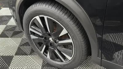 Vendo Peugeot e-2008 2022 - 21900 EUR, 67769 km - AUTO.MOTO.pt