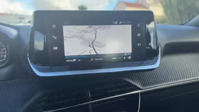 Vendo Peugeot 2008 2023 - 17900 EUR, 65000 km - AUTO.MOTO.pt