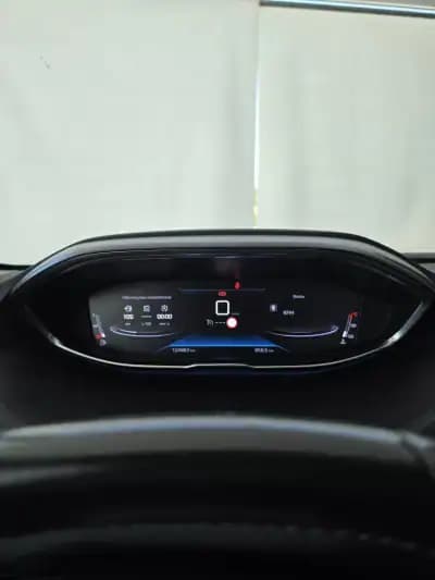 Vendo Peugeot 3008 2019 - 18640 EUR, 104863 km - AUTO.MOTO.pt