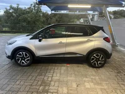 Vendo Renault Captur 2014 - 12250 EUR, 184000 km - AUTO.MOTO.pt