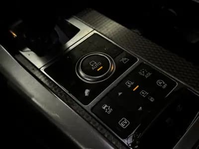 Vendo Land Rover Range Rover Sport 2015 - 34990 EUR, 186000 km - AUTO.MOTO.pt