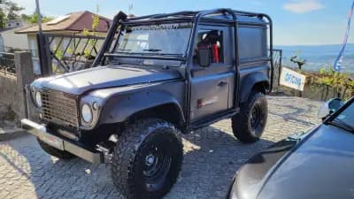 Vendo Land Rover Defender 2001 - 35000 EUR, 81787 km - AUTO.MOTO.pt
