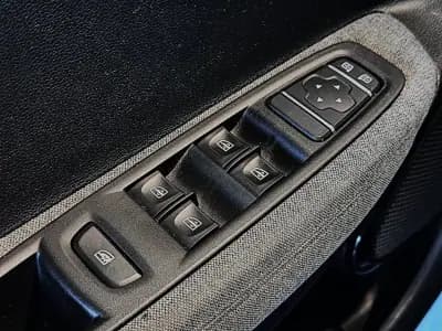 Vendo Renault Zoe 2020 - 16500 EUR, 105000 km - AUTO.MOTO.pt