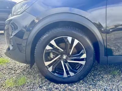 Vendo Peugeot e-2008 2020 - 20990 EUR, 18000 km - AUTO.MOTO.pt