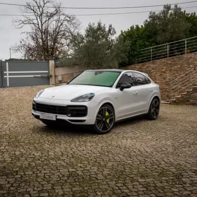 Vendo Porsche Cayenne Coupé 2022 - 108000 EUR, 92000 km - AUTO.MOTO.pt