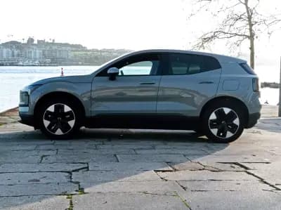 Sell Volvo EX30 2024 - 32900 EUR, 23500 km - AUTO.MOTO.pt