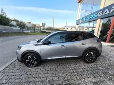 Vendo Peugeot e-2008 2023 - 23890 EUR, 9100 km - AUTO.MOTO.pt