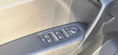 Sell Renault Captur 2023 - 18680 EUR, 30124 km - AUTO.MOTO.pt