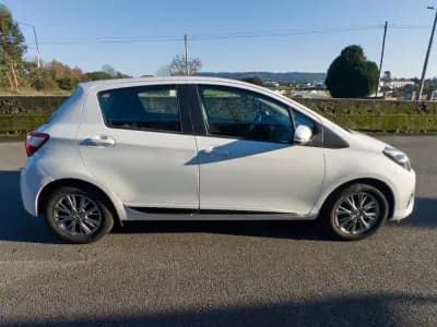 Vendo Toyota Yaris 2018 - 11990 EUR, 105000 km - AUTO.MOTO.pt