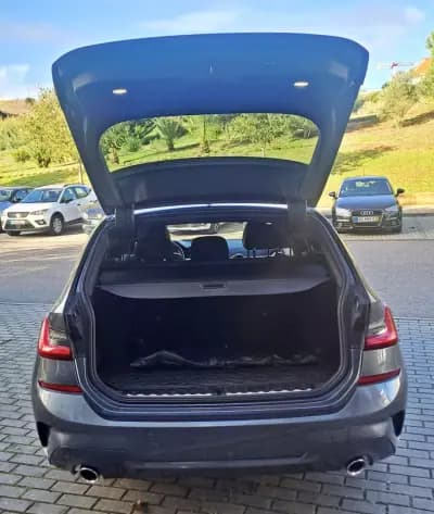 Vendo BMW 320 2020 - 31000 EUR, 130000 km - AUTO.MOTO.pt