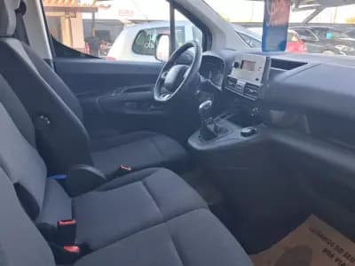 Vendo Citroën Berlingo 2020 - 12950 EUR, 97500 km - AUTO.MOTO.pt