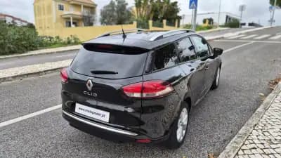 Vendo Renault Clio Sport Tourer 2018 - 11890 EUR, 98000 km - AUTO.MOTO.pt