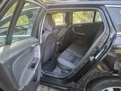 Vendo Volvo V60 2014 - 11750 EUR, 270000 km - AUTO.MOTO.pt