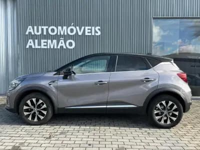 Sell Renault Captur 2023 - 18250 EUR, 72446 km - AUTO.MOTO.pt