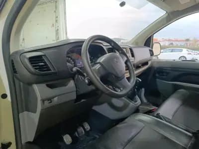 Vendo Peugeot Expert 2019 - 11900 EUR, 218459 km - AUTO.MOTO.pt