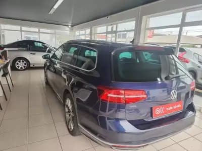 Vendo Volkswagen Passat Variant 2018 - 21990 EUR, 137500 km - AUTO.MOTO.pt