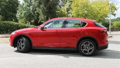 Vendo Alfa Romeo Stelvio 2018 - 28900 EUR, 73000 km - AUTO.MOTO.pt