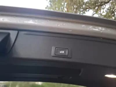 Vendo Audi A4 Avant 2023 - 35900 EUR, 56500 km - AUTO.MOTO.pt