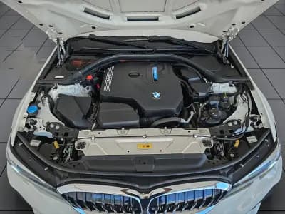 Sell BMW 330 2021 - 35000 EUR, 85000 km - AUTO.MOTO.pt