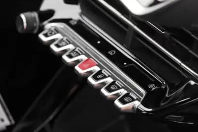 Vendo Peugeot 2008 2024 - 21450 EUR, 23450 km - AUTO.MOTO.pt