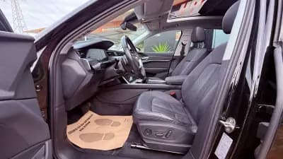 Sell Audi e-tron Sportback 2020 - 31990 EUR, 80000 km - AUTO.MOTO.pt