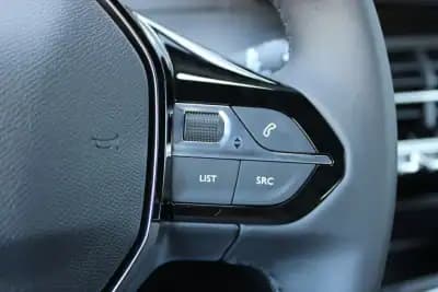 Sell Peugeot 2008 2024 - 22900 EUR, 1 km - AUTO.MOTO.pt