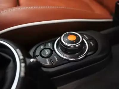 Vendo MINI 2017 - 24900 EUR, 80000 km - AUTO.MOTO.pt