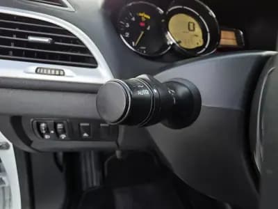 Vendo Renault Mégane Coupe 2011 - 8990 EUR, 234000 km - AUTO.MOTO.pt