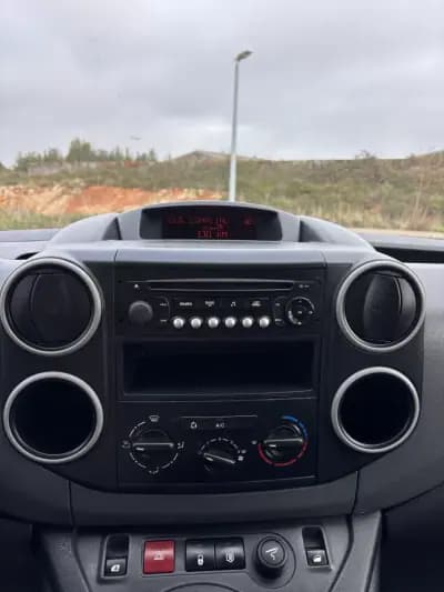 Vendo Citroën Berlingo 2012 - 8250 EUR, 118000 km - AUTO.MOTO.pt