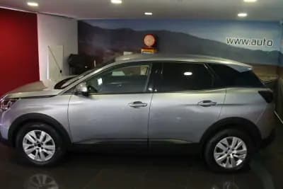 Vendo Peugeot 3008 2018 - 16500 EUR, 205000 km - AUTO.MOTO.pt