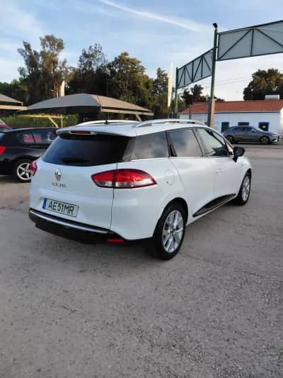 Vendo Renault Clio 2020 - 12980 EUR, 59000 km - AUTO.MOTO.pt