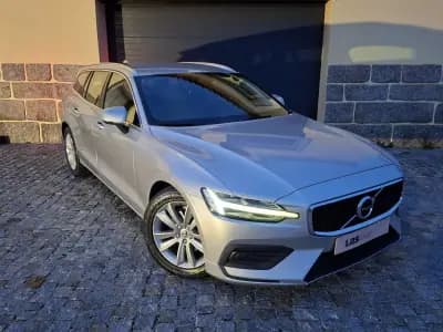 Sell Volvo V60 2018 - 23990 EUR, 117041 km - AUTO.MOTO.pt