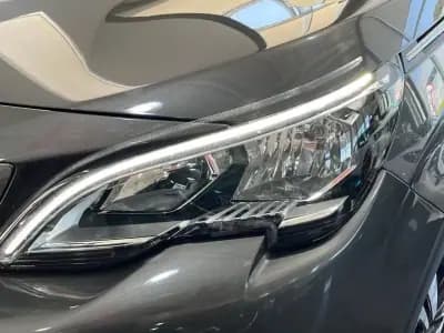 Vendo Peugeot 5008 2017 - 22500 EUR, 161123 km - AUTO.MOTO.pt