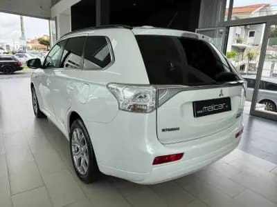 Vendo Mitsubishi Outlander 2015 - 15990 EUR, 157367 km - AUTO.MOTO.pt