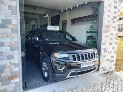 Sell Jeep Grand Cherokee 2016 - 34950 EUR, 135350 km - AUTO.MOTO.pt