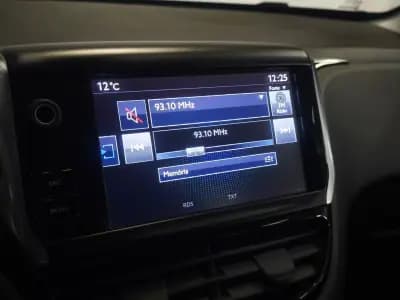 Vendo Peugeot 2008 2017 - 12490 EUR, 57665 km - AUTO.MOTO.pt