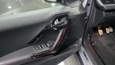 Vendo Peugeot 2008 2018 - 12990 EUR, 144000 km - AUTO.MOTO.pt