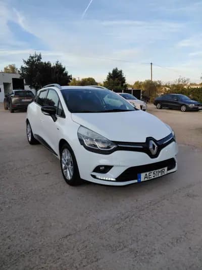 Vendo Renault Clio 2020 - 12980 EUR, 59000 km - AUTO.MOTO.pt
