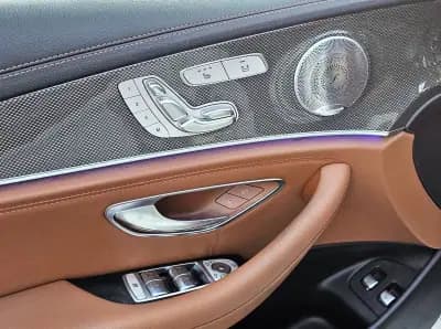 Vendo Mercedes-Benz E 220 2017 - 31500 EUR, 150000 km - AUTO.MOTO.pt