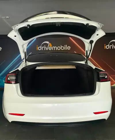 Vendo Tesla Model 3 2020 - 29900 EUR, 108726 km - AUTO.MOTO.pt