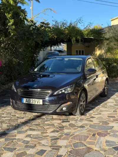 Vendo Peugeot 308 2017 - 10900 EUR, 140007 km - AUTO.MOTO.pt