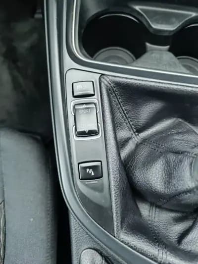 Vendo BMW 318 2012 - 12890 EUR, 205182 km - AUTO.MOTO.pt