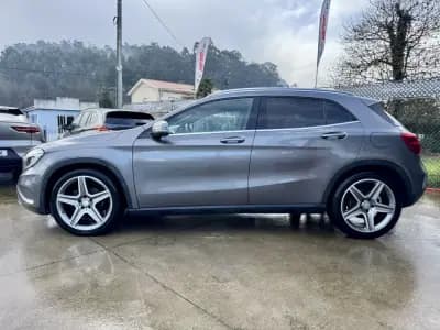 Vendo Mercedes-Benz GLA 200 2015 - 19999 EUR, 160000 km - AUTO.MOTO.pt