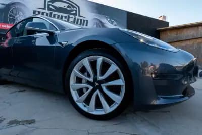 Sell Tesla Model 3 2019 - 23900 EUR, 140000 km - AUTO.MOTO.pt