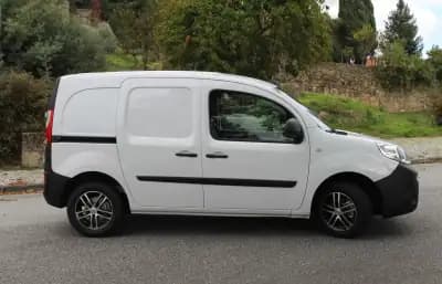 Vendo Renault Kangoo 2019 - 11900 EUR, 135000 km - AUTO.MOTO.pt