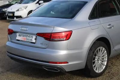 Vendo Audi A4 2019 - 19990 EUR, 168000 km - AUTO.MOTO.pt