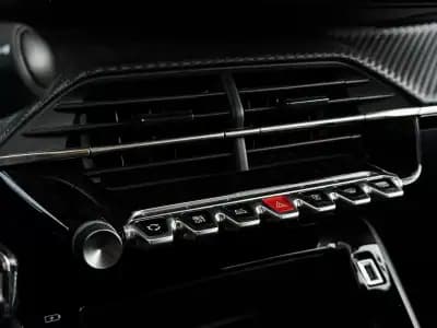 Sell Peugeot 2008 2023 - 17990 EUR, 106542 km - AUTO.MOTO.pt