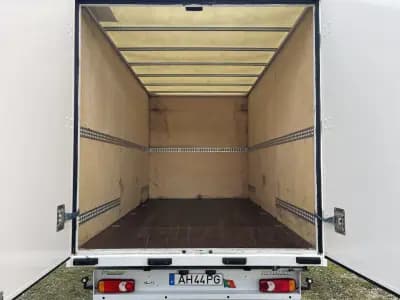 Vendo Renault Master 2021 - 21490 EUR, 245335 km - AUTO.MOTO.pt