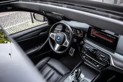 Vendo BMW 530e 2022 - 42390 EUR, 52311 km - AUTO.MOTO.pt