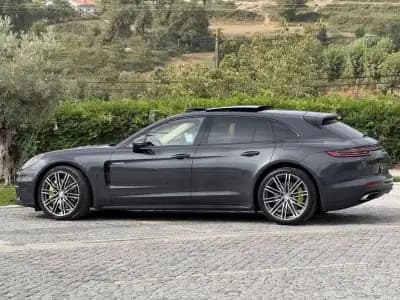 Sell Porsche Panamera Sport Turismo 2018 - 64999 EUR, 128000 km - AUTO.MOTO.pt
